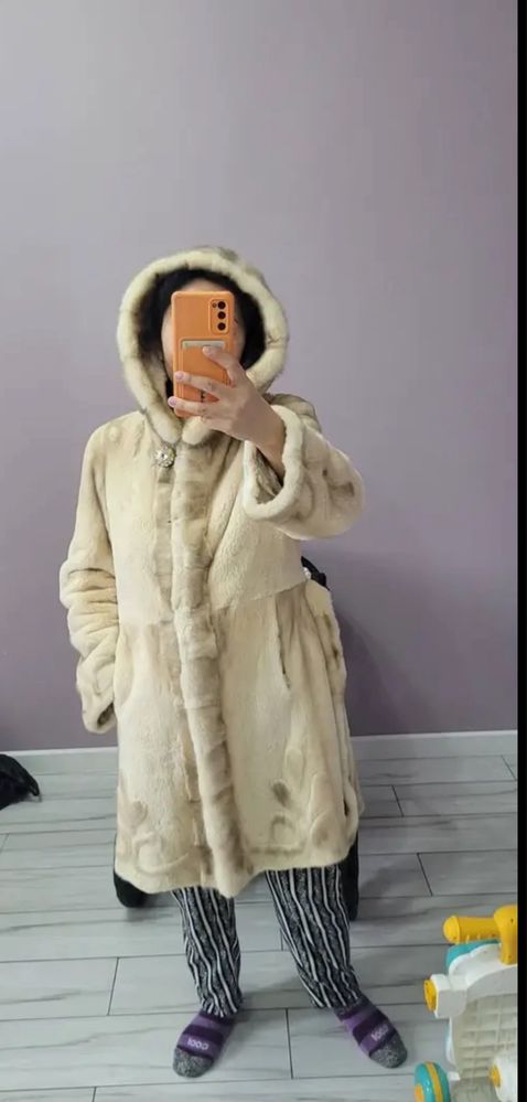 Продам Норковую шубу  б/у