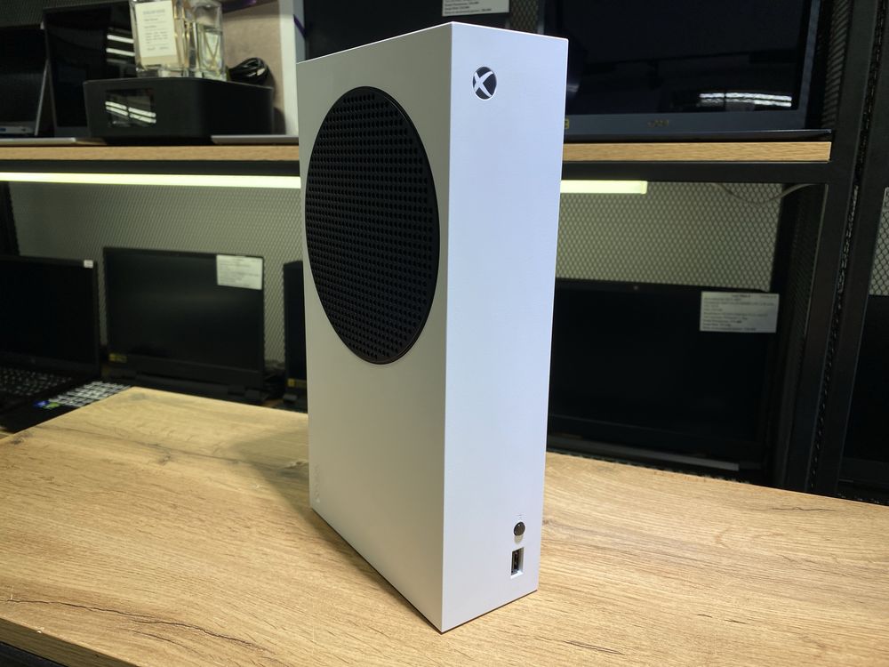 Игровая приставка XBOX Series S, 512 GB SSD, 1 джойстик, 10380/А10