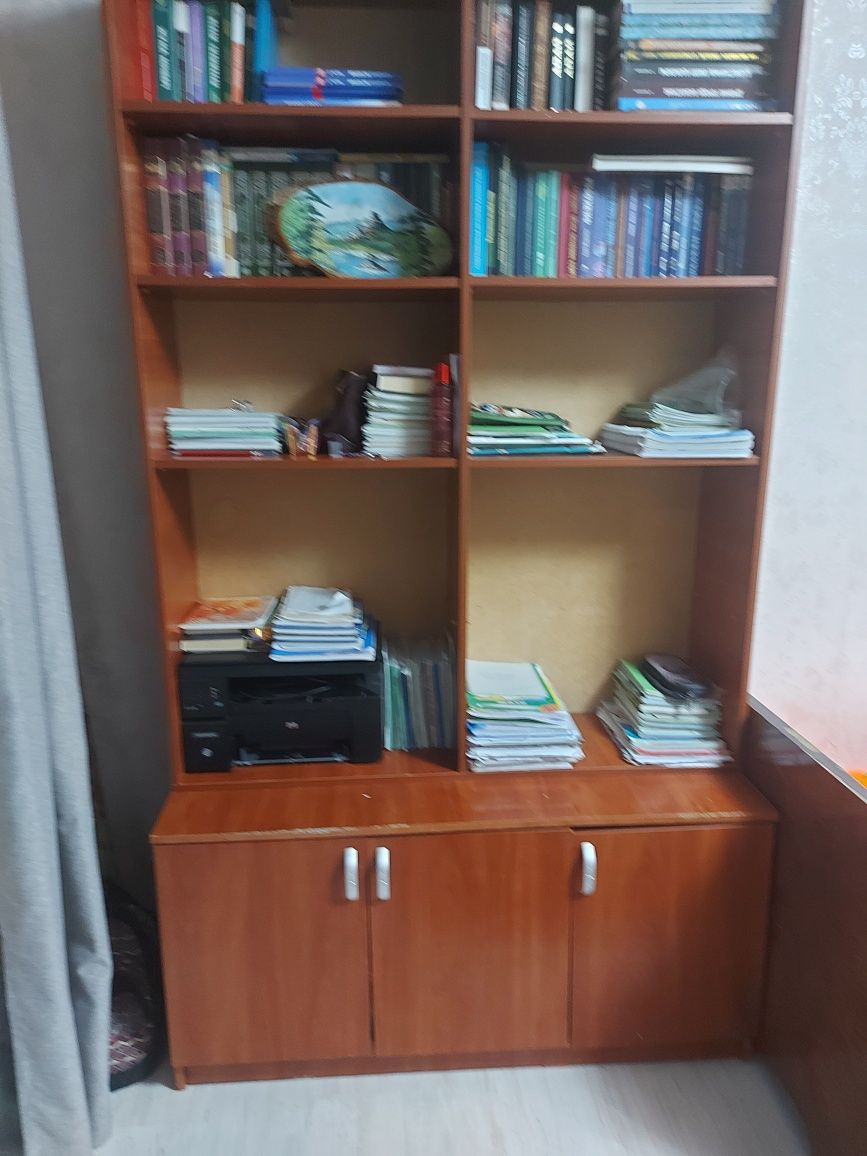 Бесплатно отдам мебель для гостиной