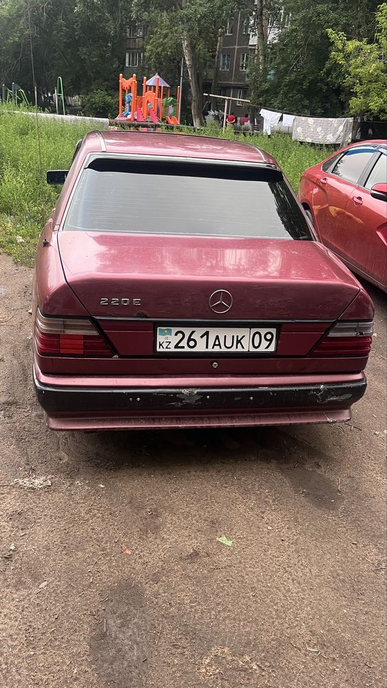 Продам Мерседес Е220