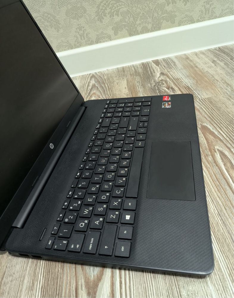 Продам ноутбук HP/Ryzen 5-3500/Full HD/IPS/1024 гигабайт