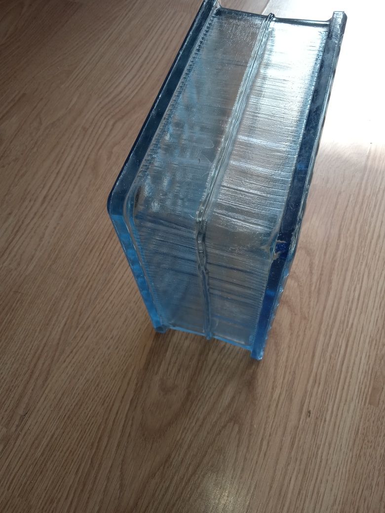 Продам дёшево стеклоблоки.