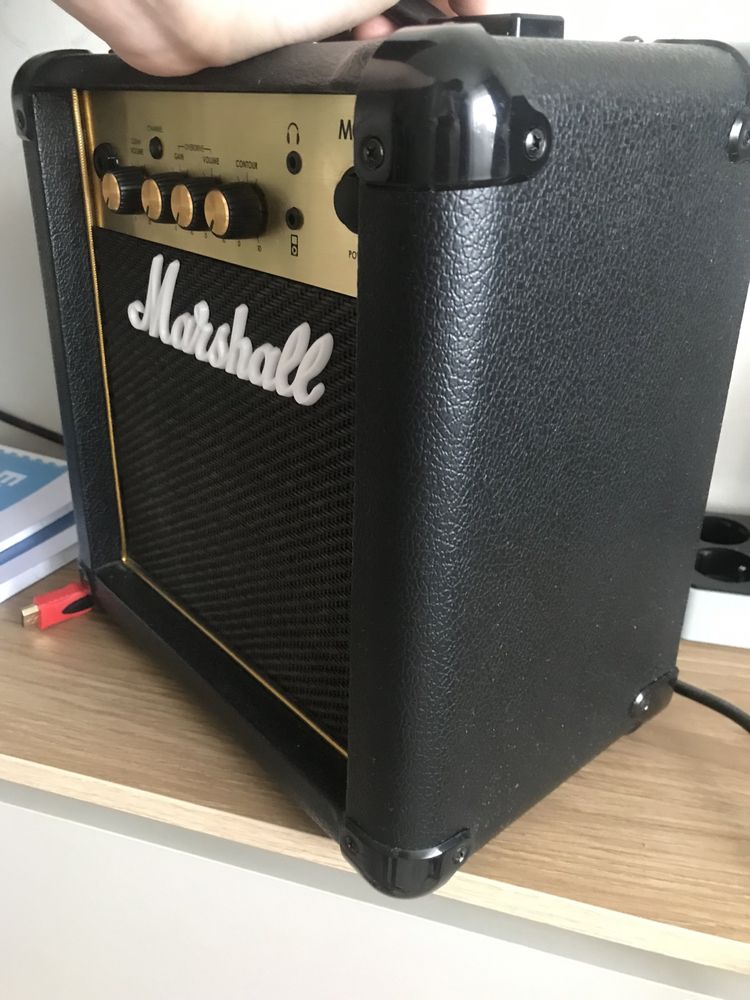 КомбоУсилитель marshall MG10 в идеальном состоянии
