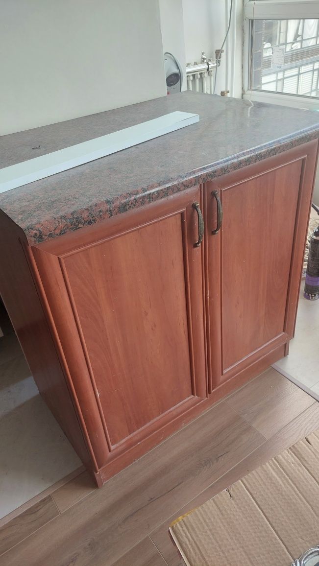 Продам кухный шкаф