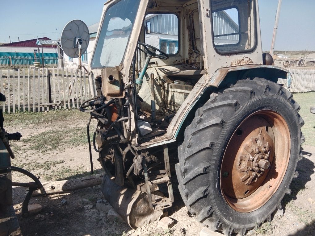 Юмз 6 разборға сатылады, тағы да көптеген қосалқы бөлшектері бар юмзға