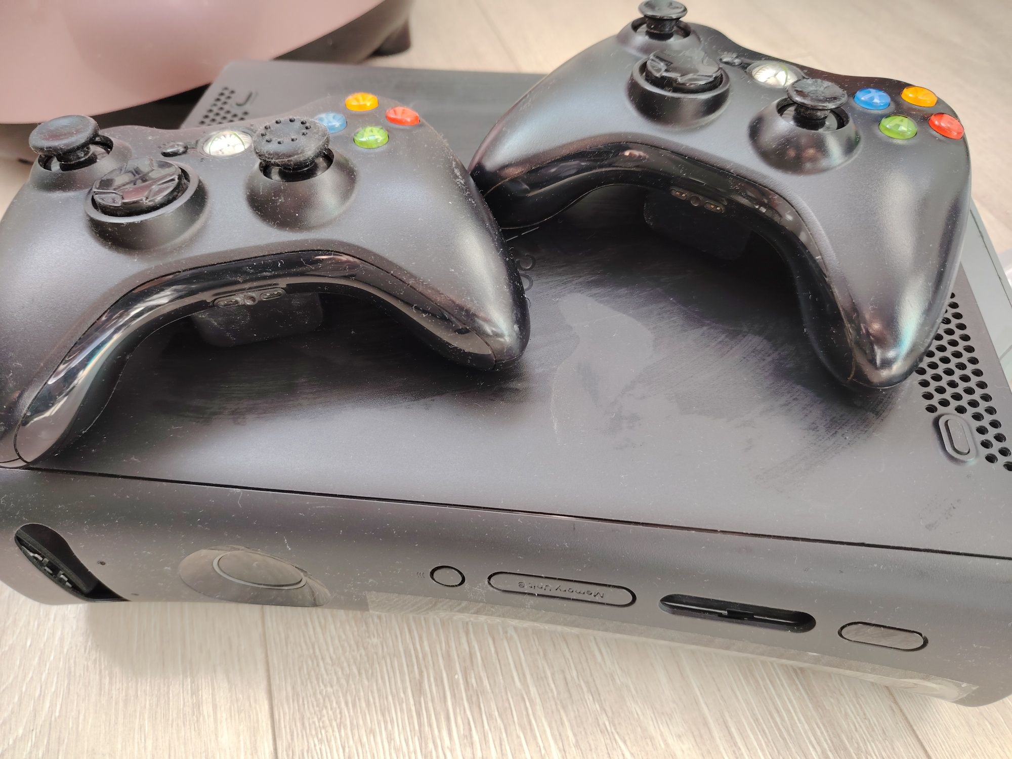 Игровая приставка X-Box 360. В идеальном состоянии