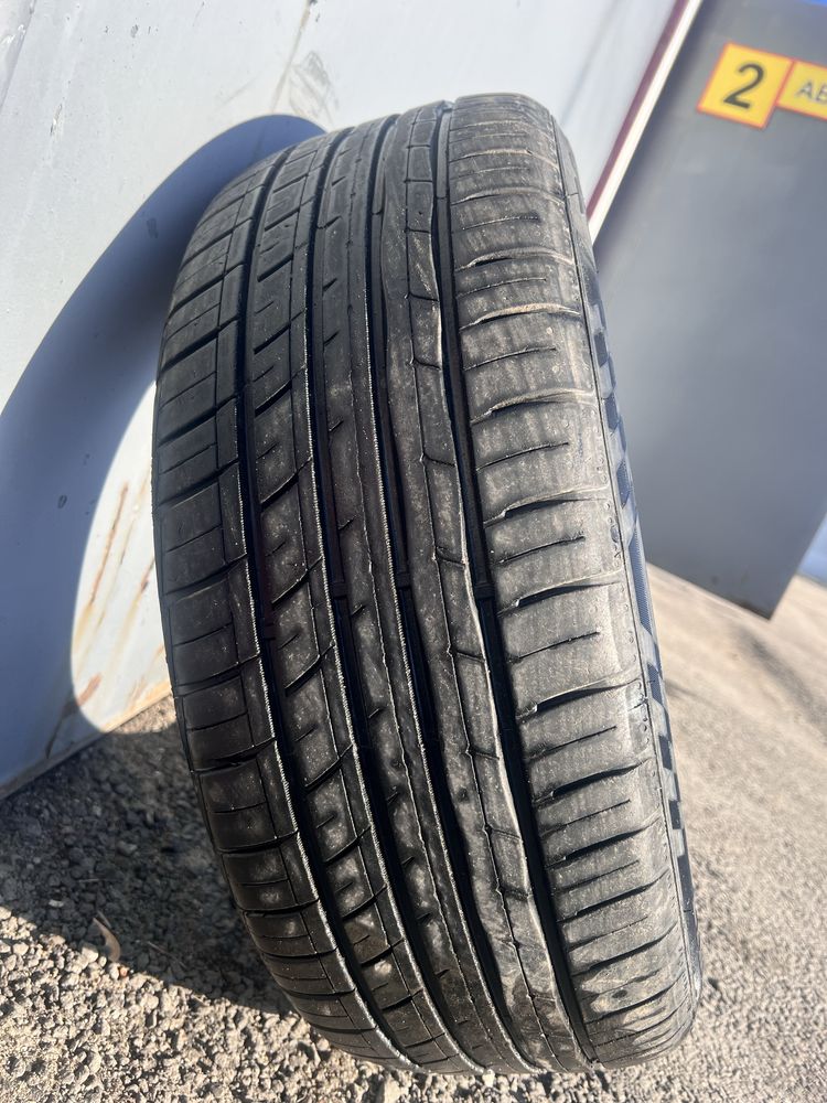 Автошины 215/55 R 17 ROADX
