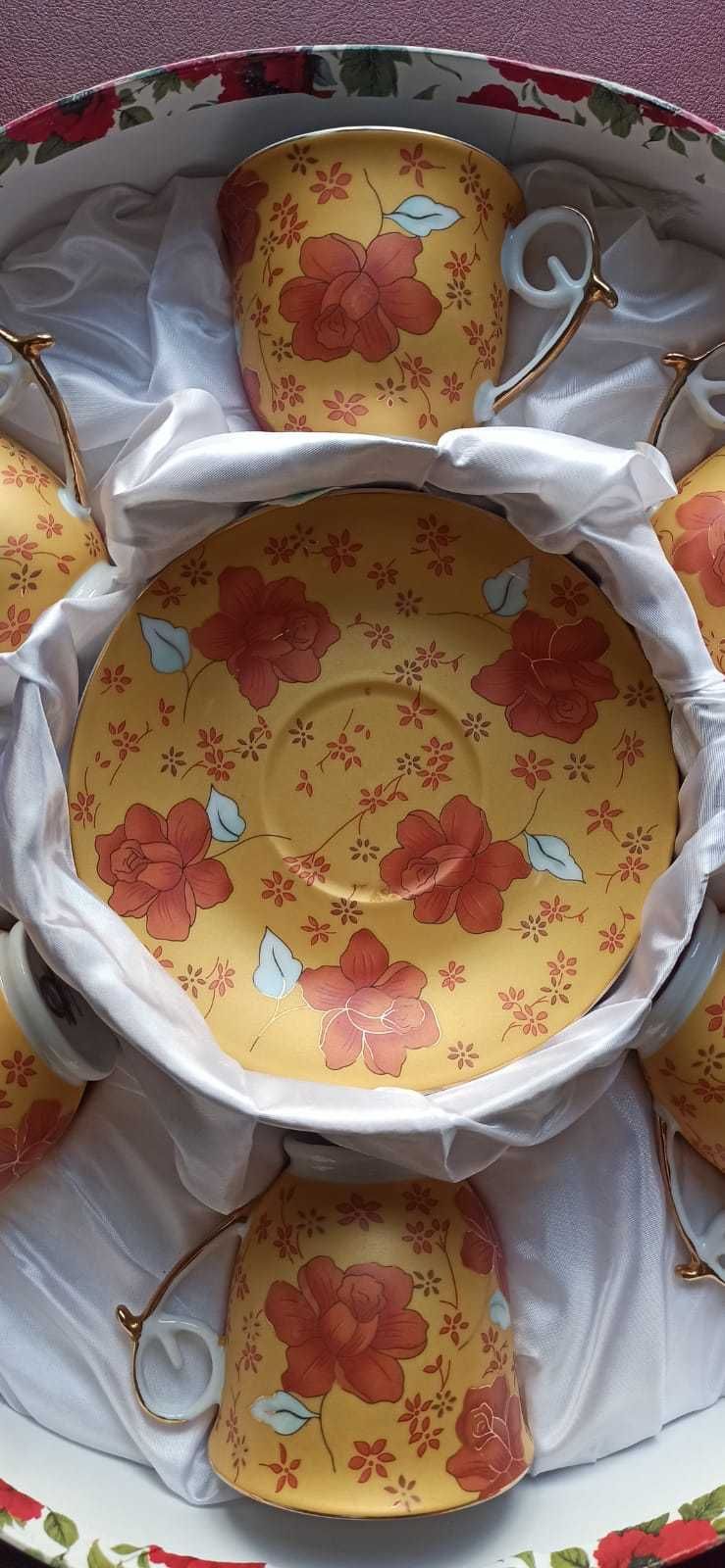 Чайный (кофейный) сервиз на 6 персон.