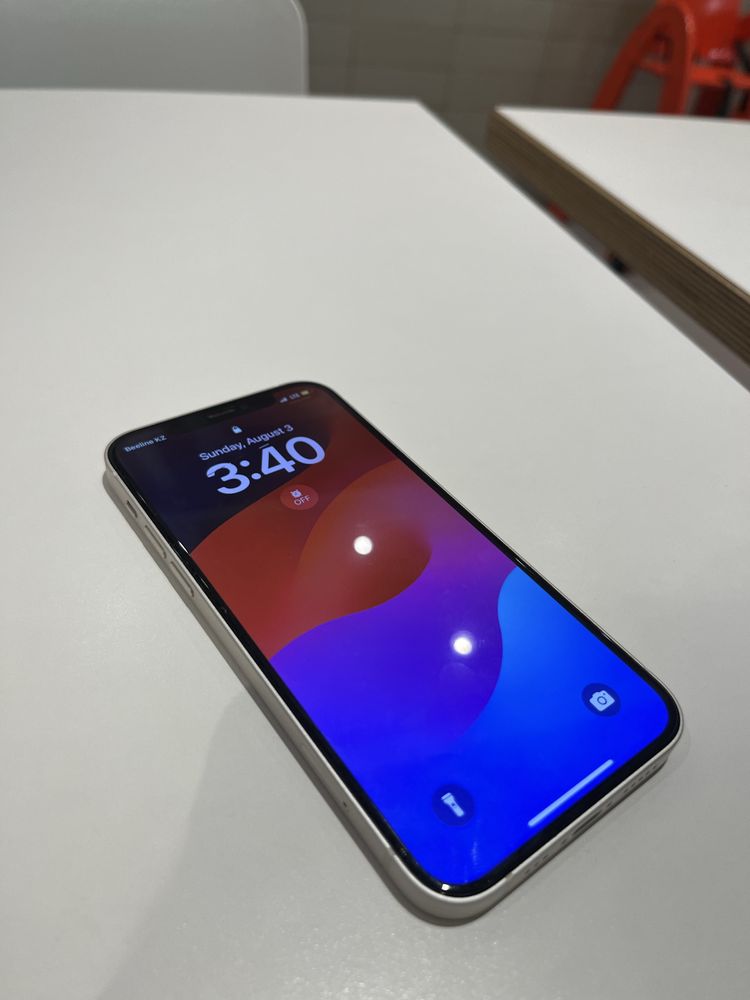 Iphone 12 белый в идеальном состоянии