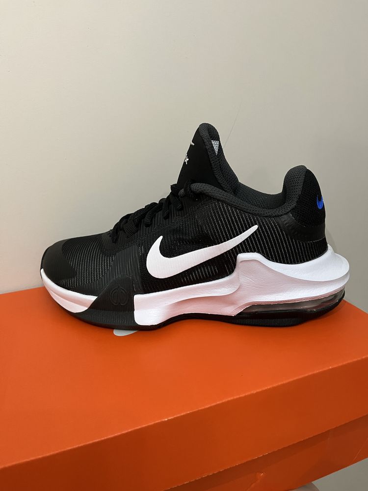 Кроссовки Nike