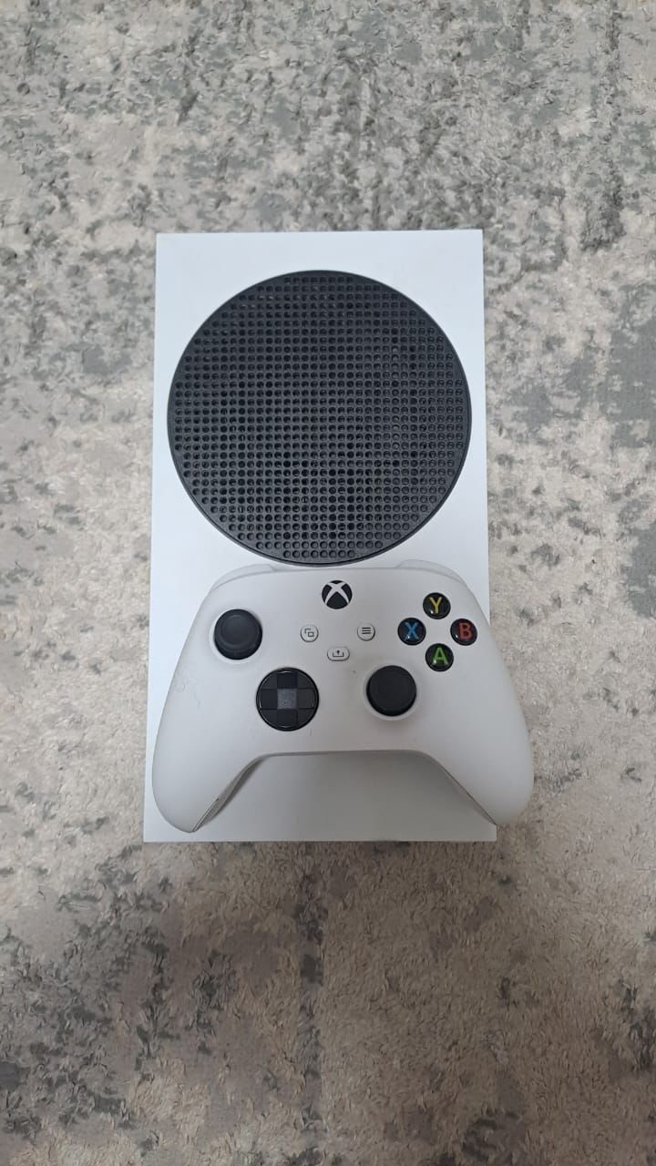 Консоль XBOX в идеальном состоянии