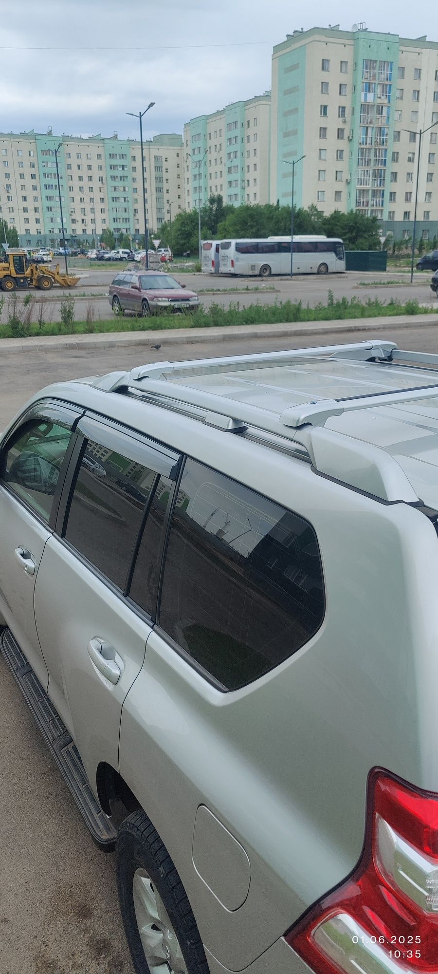 Продам поперечины на крышу автомобиля рейлинги
