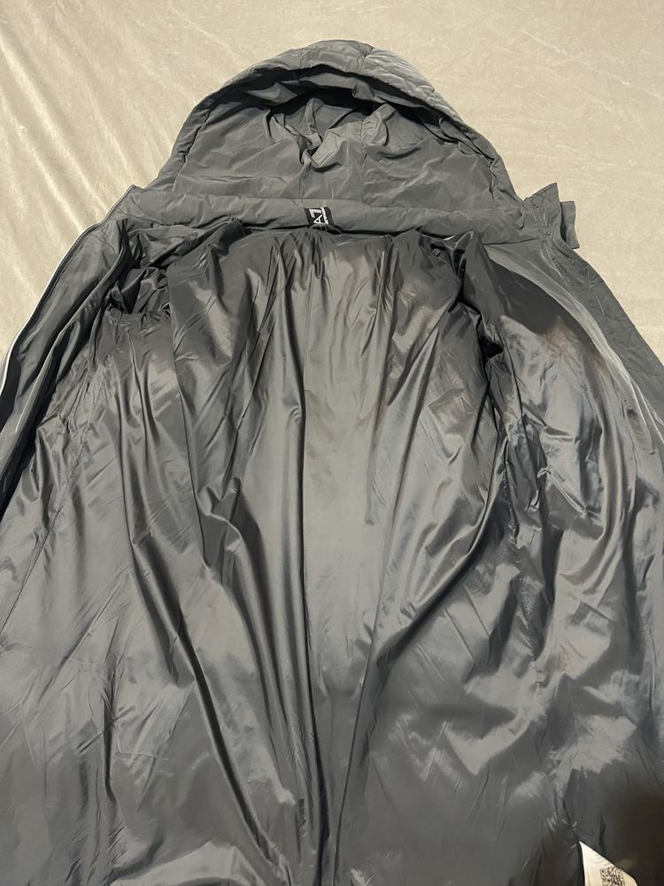 Продам куртку Emporio Armani