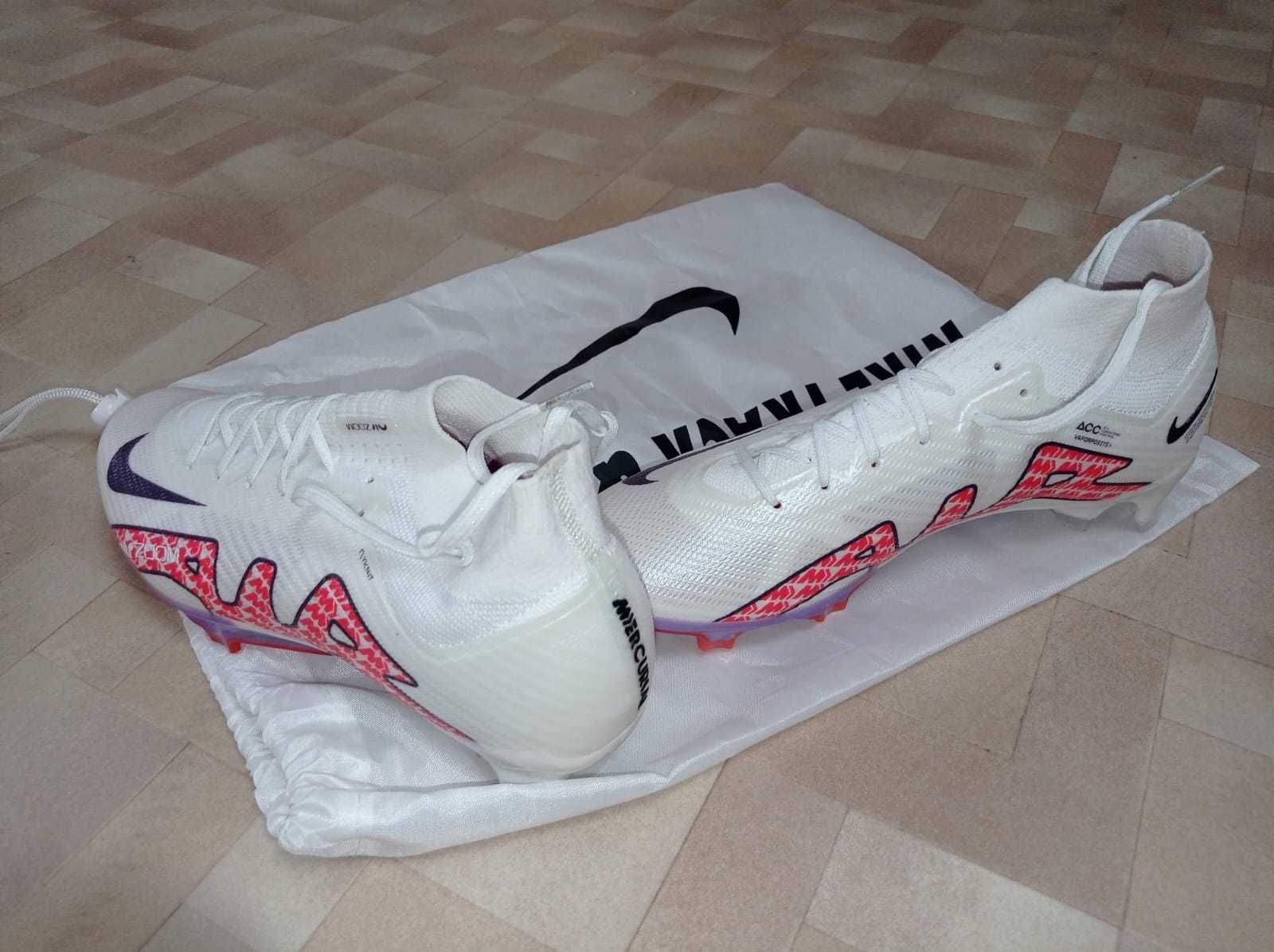 Бутсы футбольные Nike