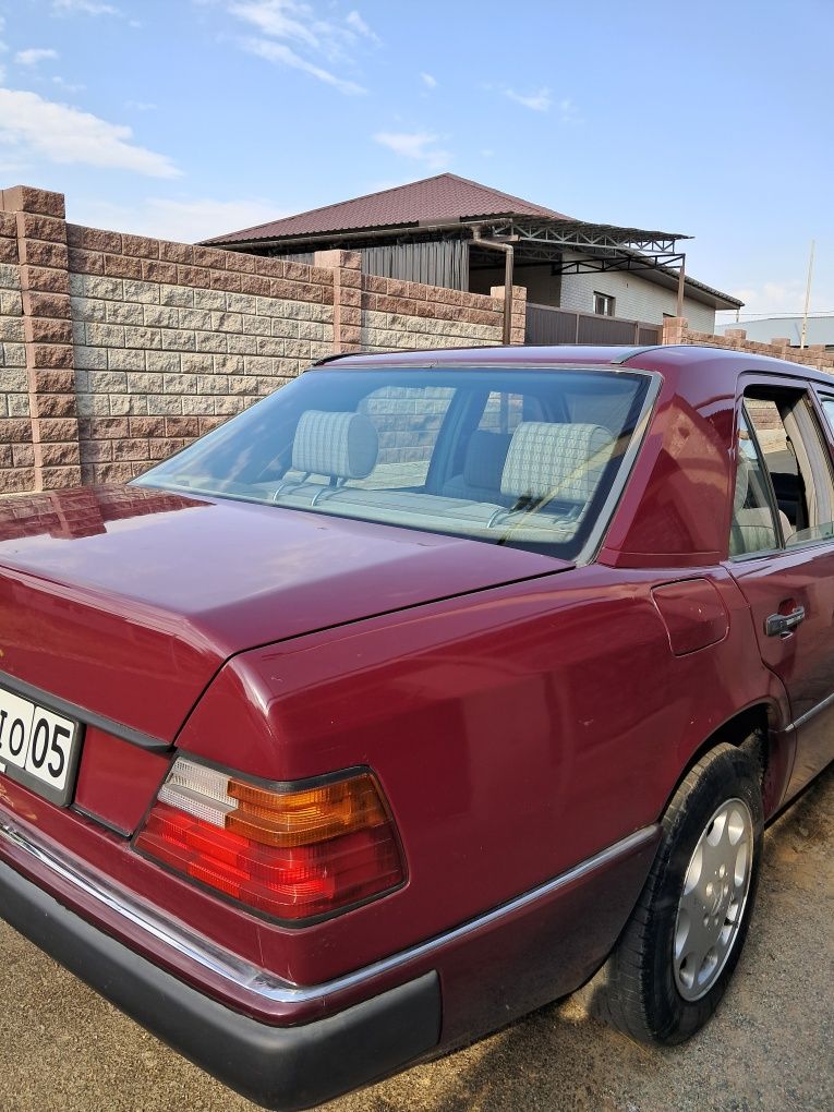Мерседес бенз w124