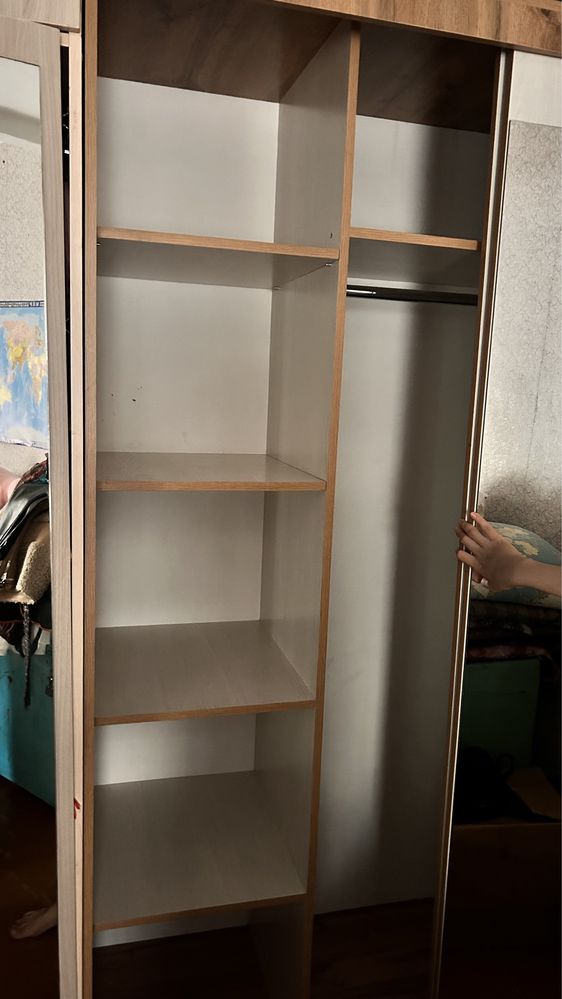 Продам вместительный шкаф купе