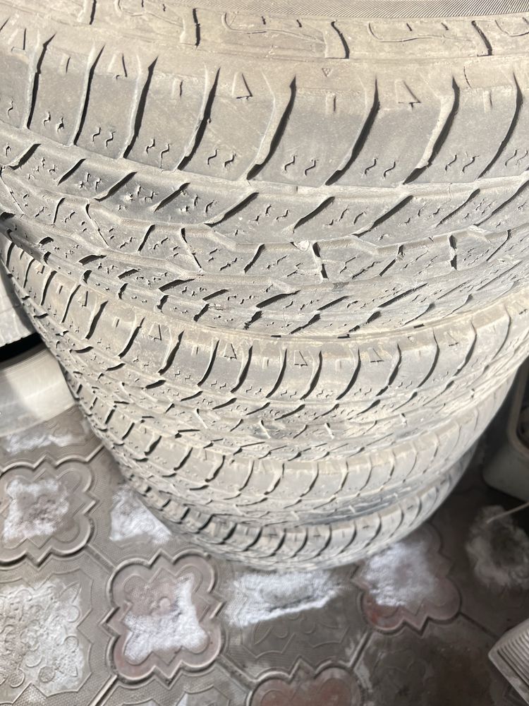 Диск с резиной 6х139.7  R15