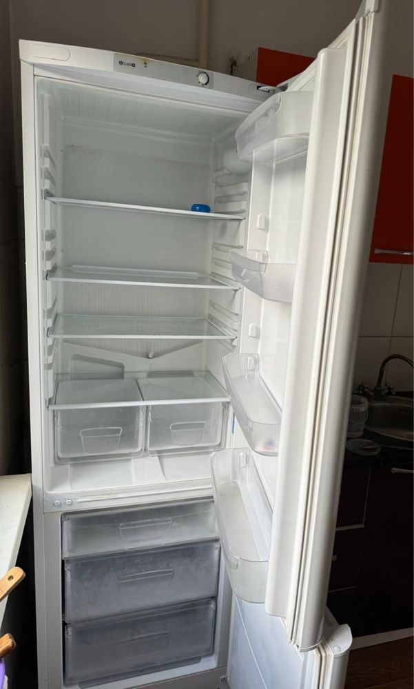 Продам холодильник