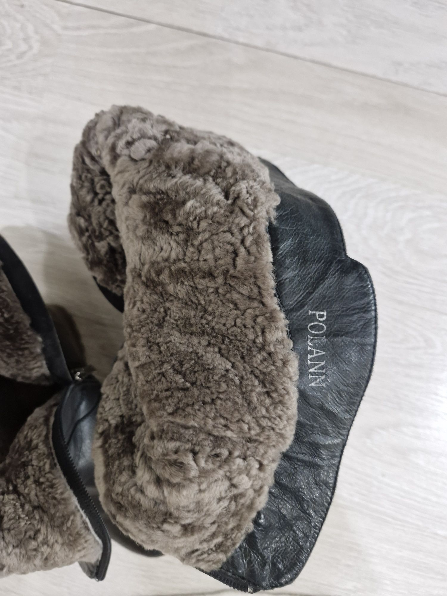 Продам зимние женские сапоги