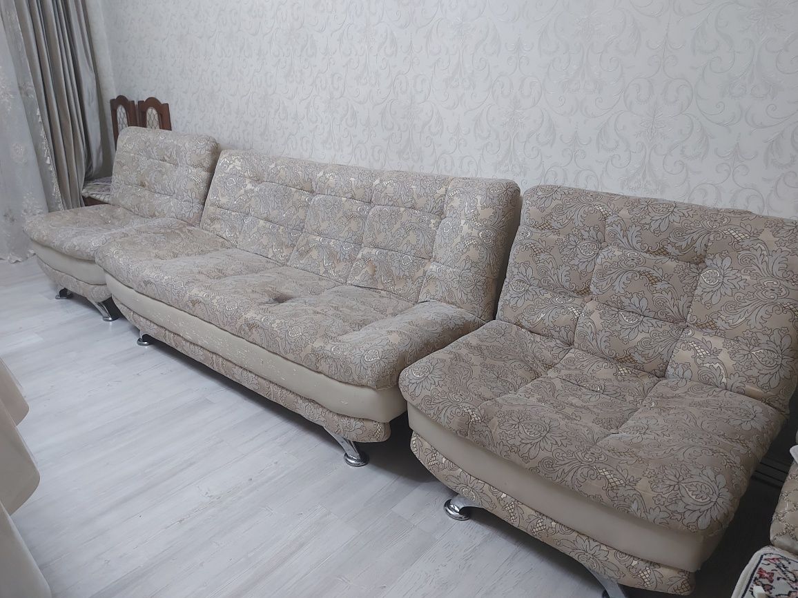 Бесплатно отдам мебель для гостиной