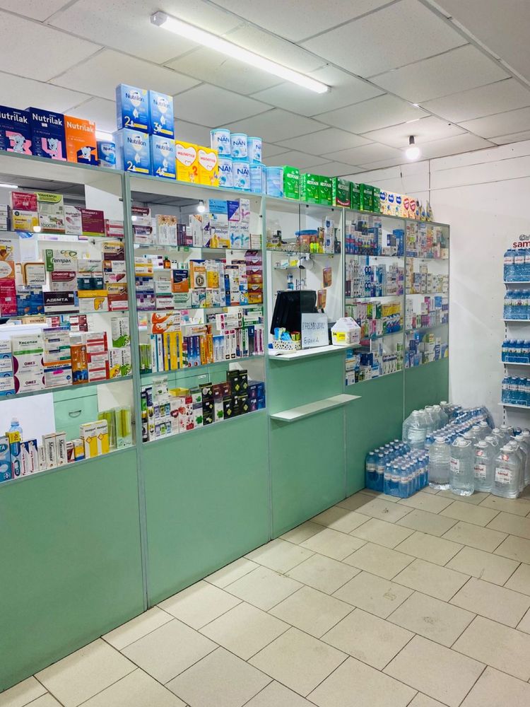 Продам хозяюшку в месте с аптекой