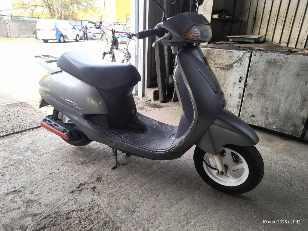Honda lead af 48