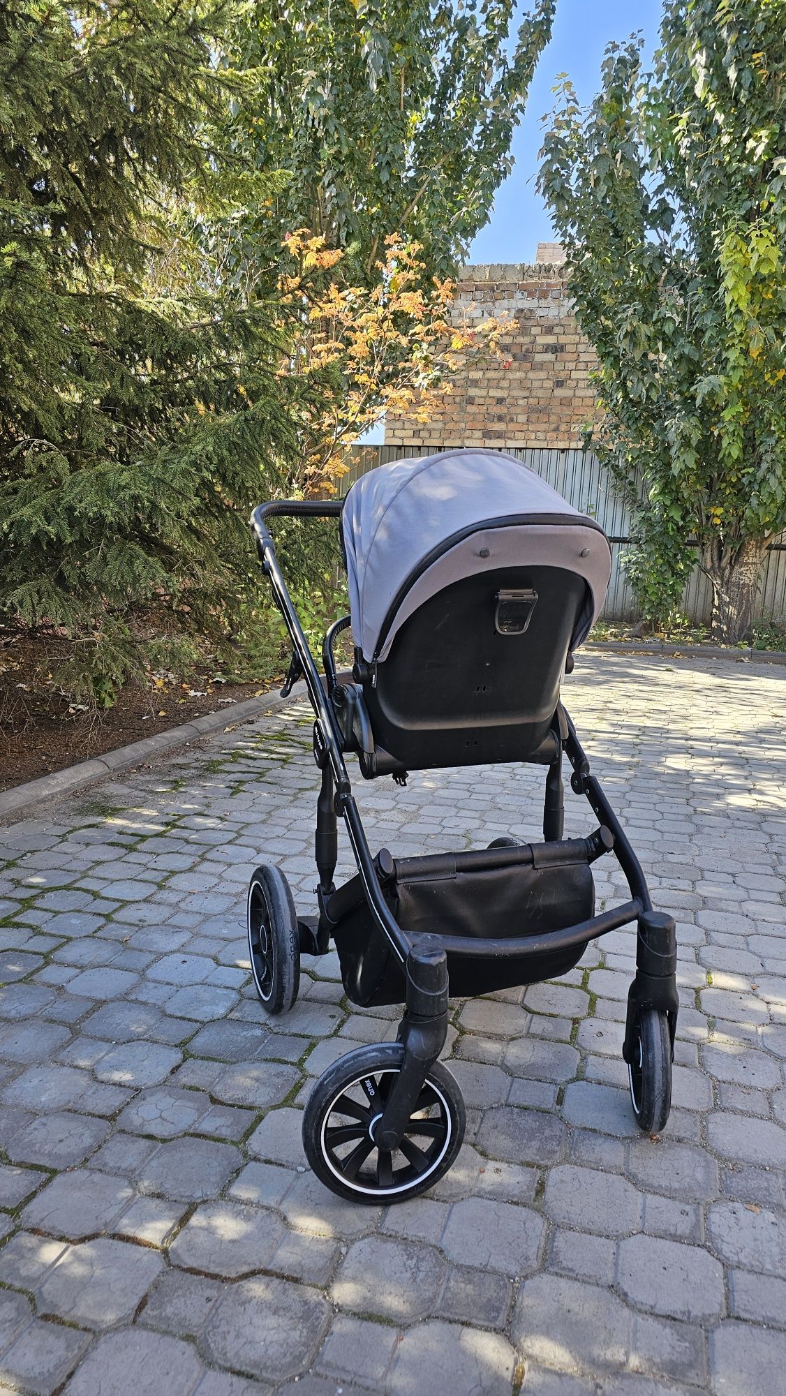 Продам коляску anex m-type
