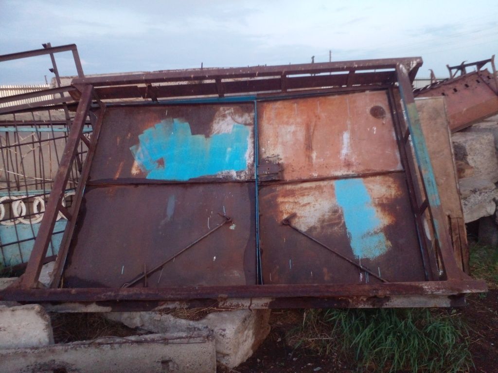Продам ворота  гаражные