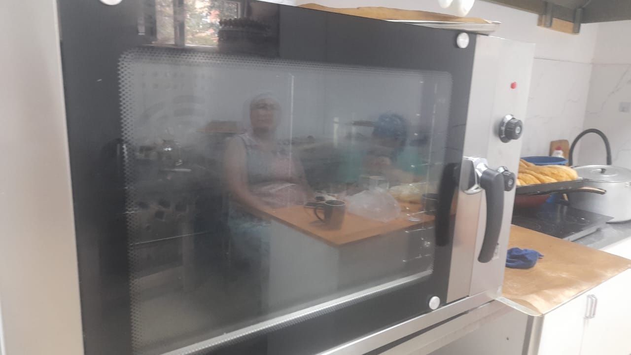 ПРОДАМ  Профессиональная конвекционная печь