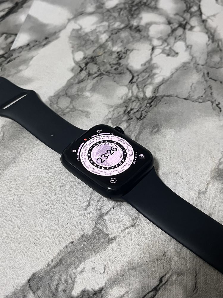 Срочно продам свои часы Apple Watch SE2 на 44mm