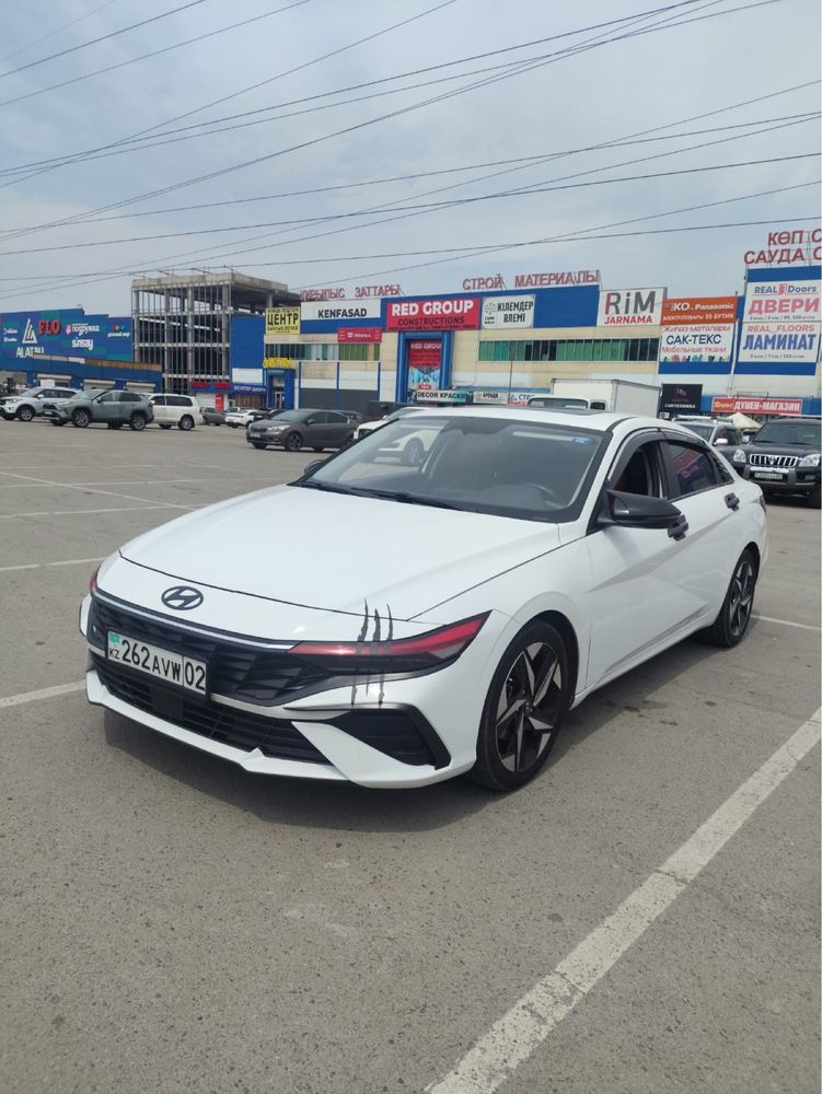 Hyundai Elantra 2023