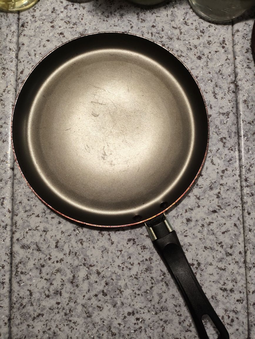 Продам сковороду для выпечки блинов