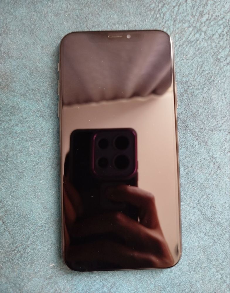 Продам iPhone XS 64 GB