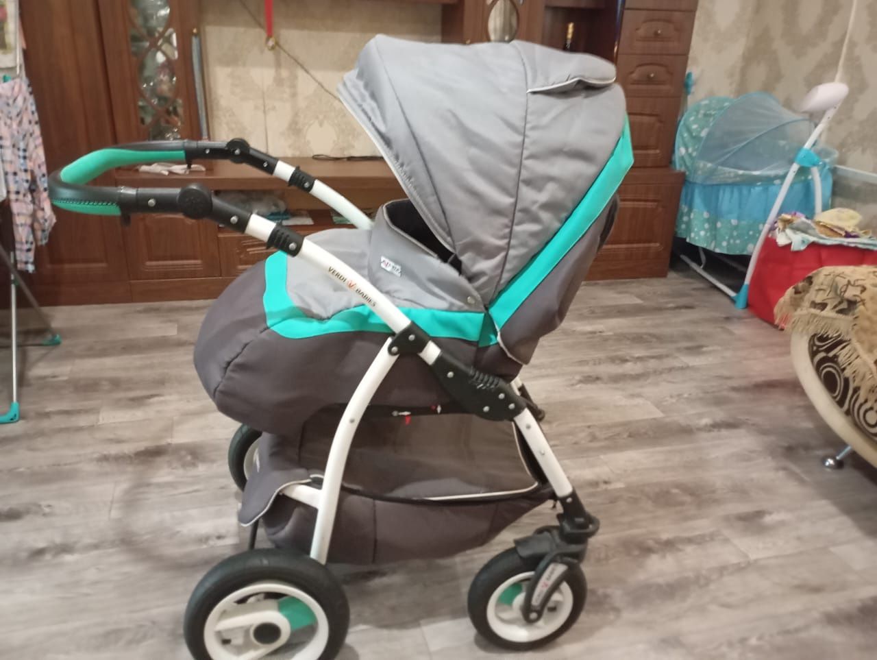 Продам польскую колляску 3&1