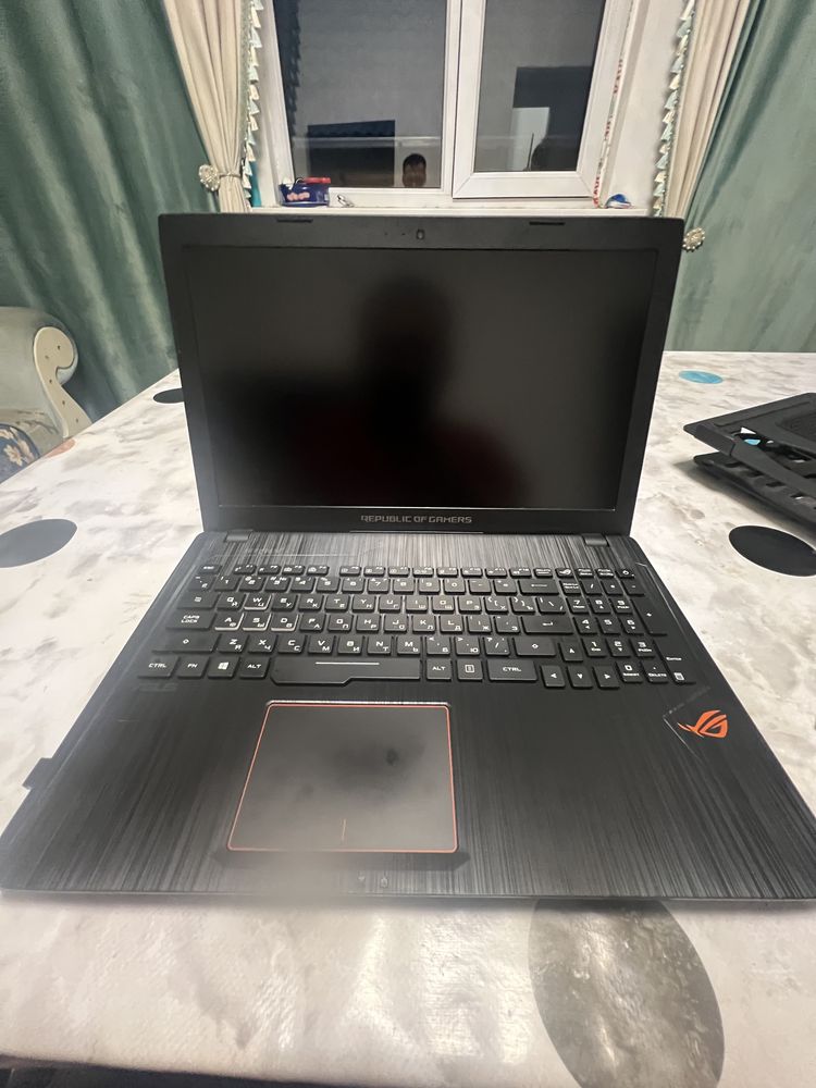 Ноутбок Asus Rog Strix