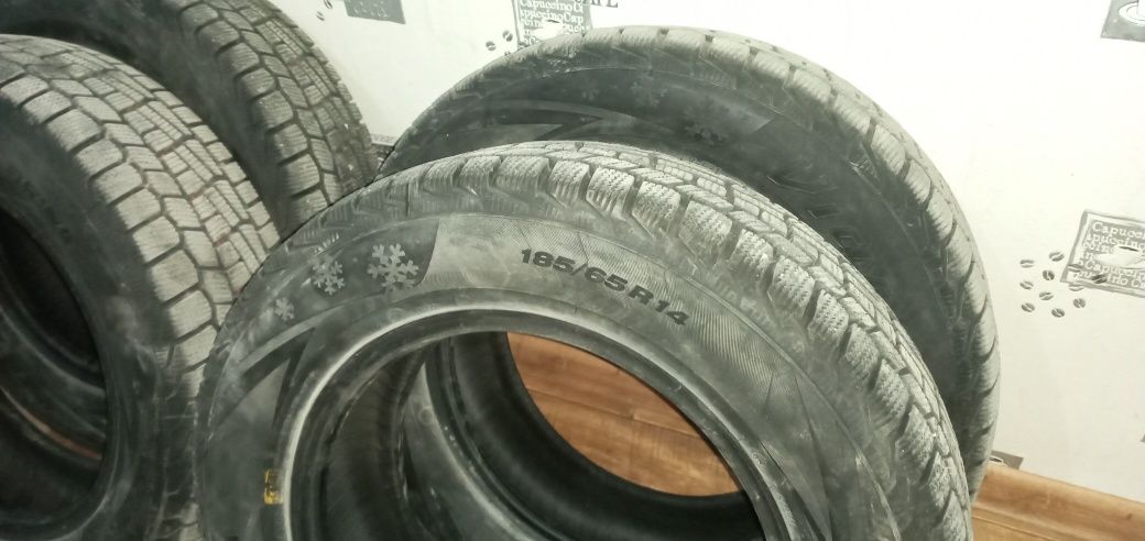 Продаються  зимние  шины, липучка, б/у, в  хорошем  состоянии