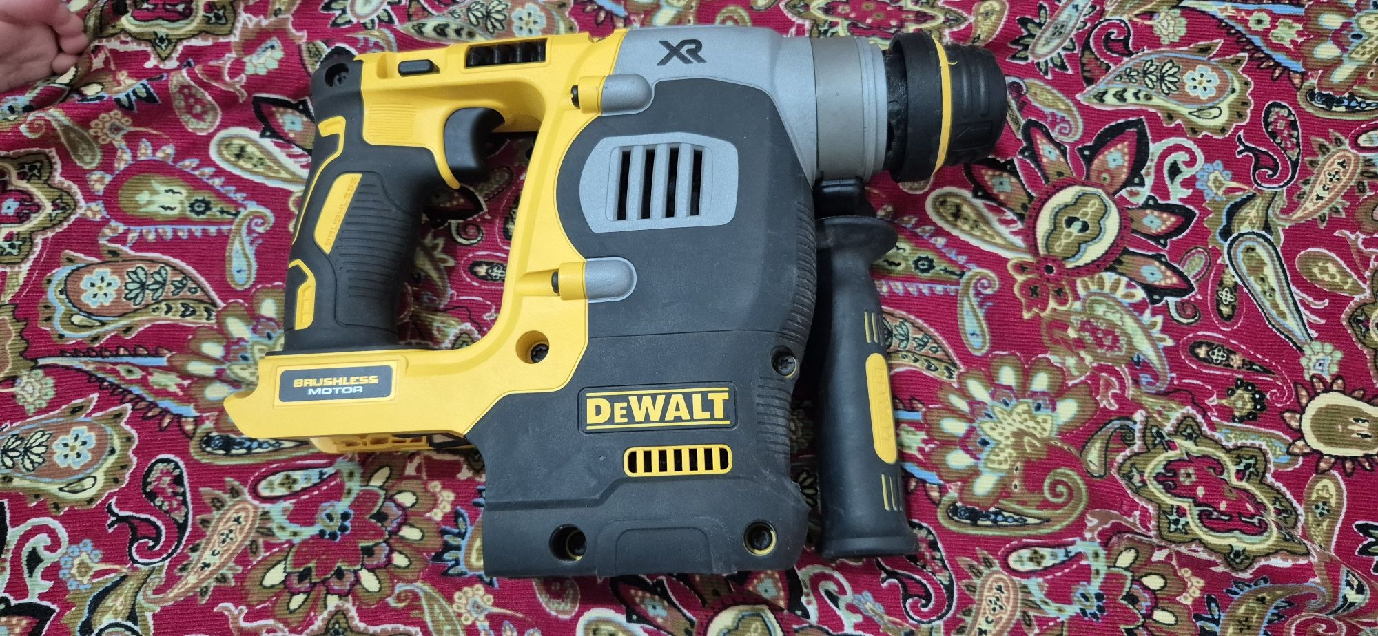 Перфоратор Dewalt DCH273