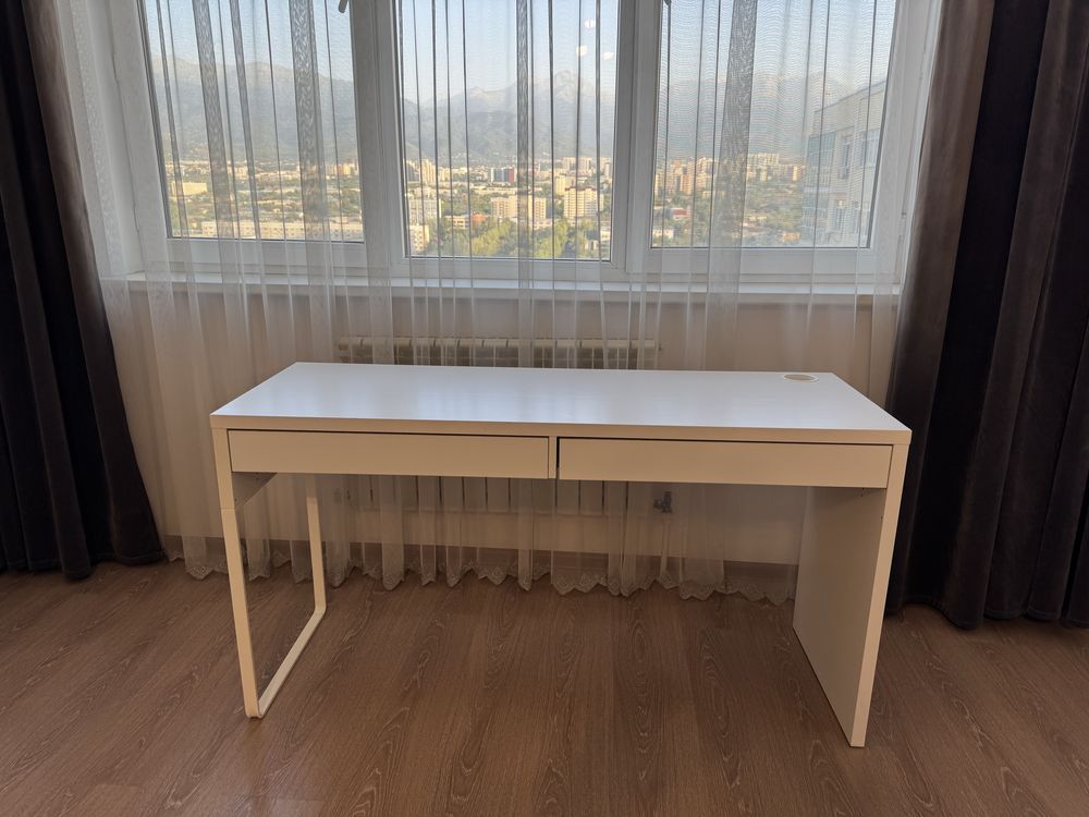 Стол письменный Ikea Mikke Микке