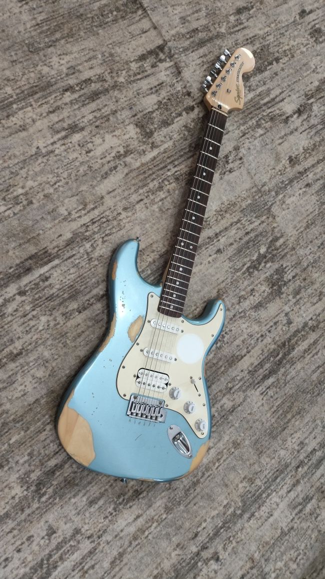 Электрогитара squier afiniti stratocaster relic