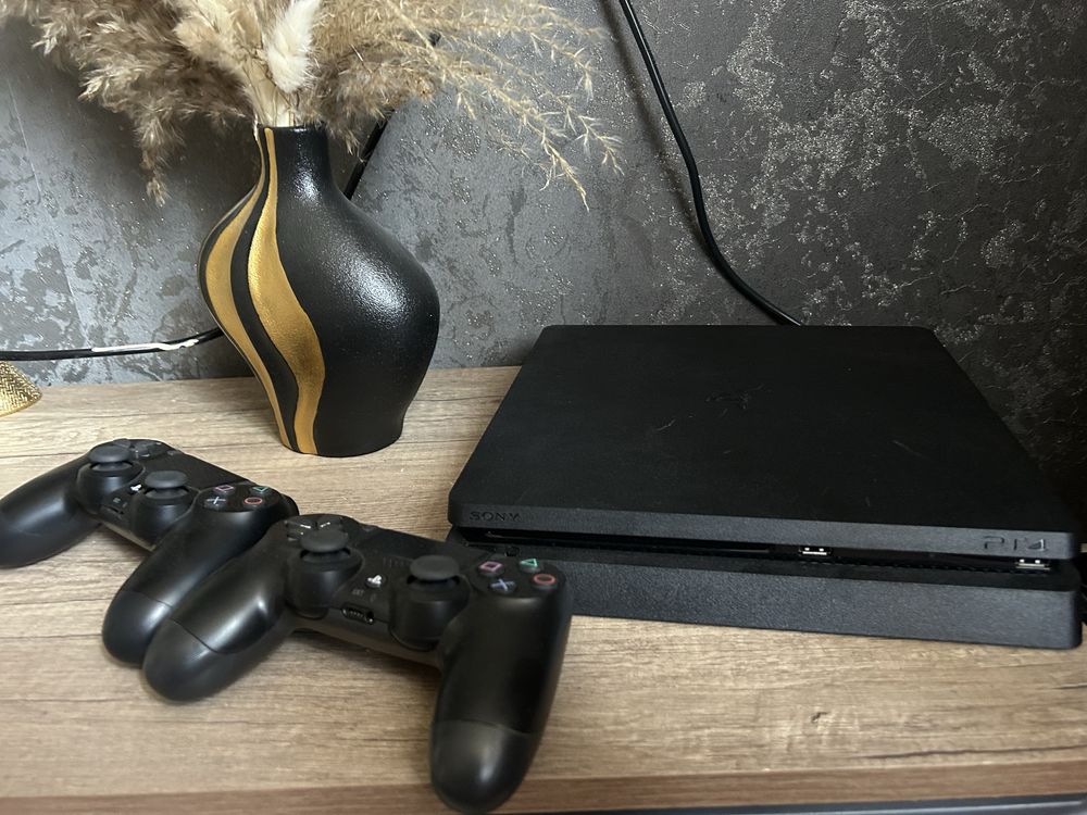 Ps 4 1 tb  в отличном состоянии