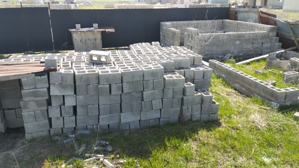Продам земельный участок с времянкой в Кольащи