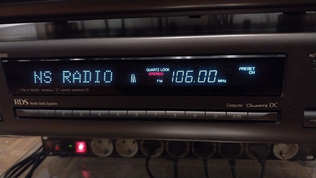Technics ST-GT650 Hi-Fi стерео FM тюнер