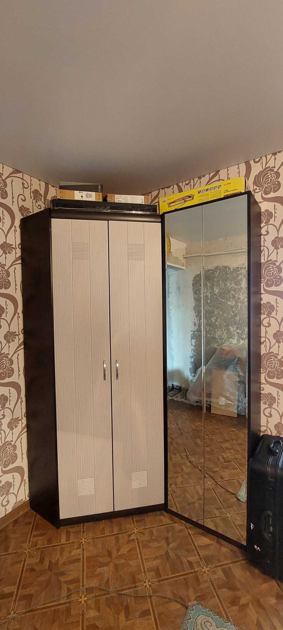 Продам шкафы 2 шт.