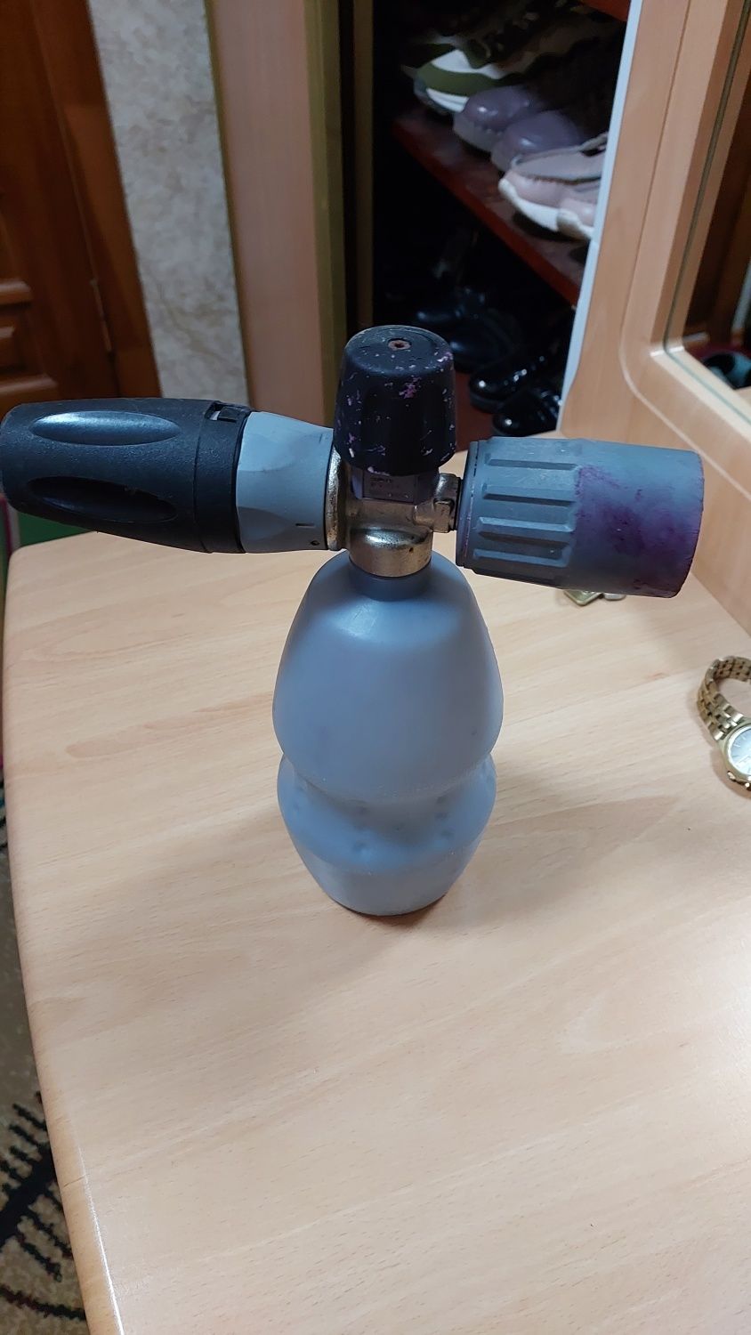 пенобреоброзователь   кархер б.у