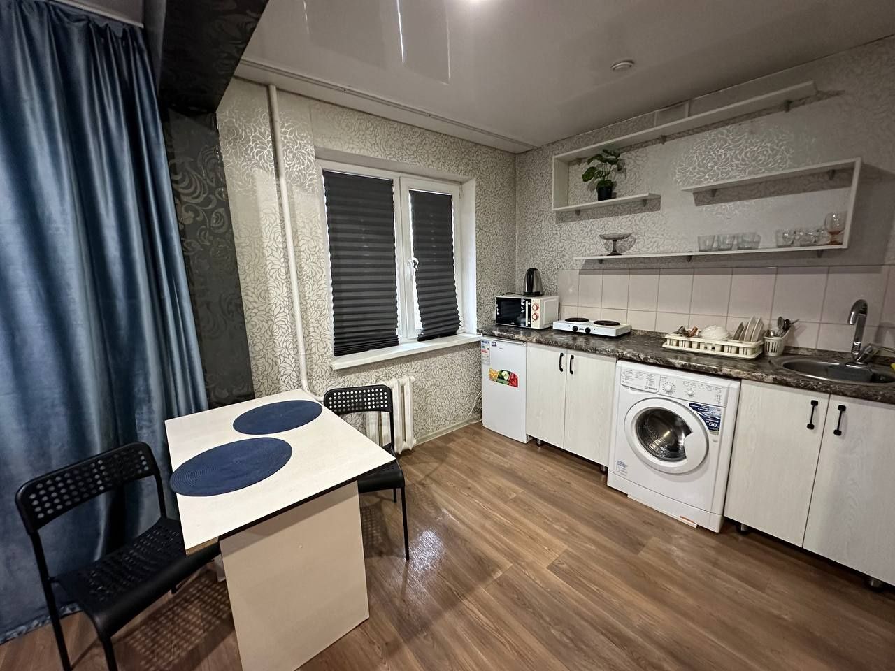 1.5 в центре, Бурова, центр рынок