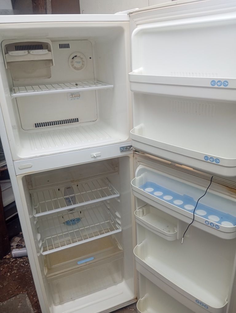 Продам холодильник