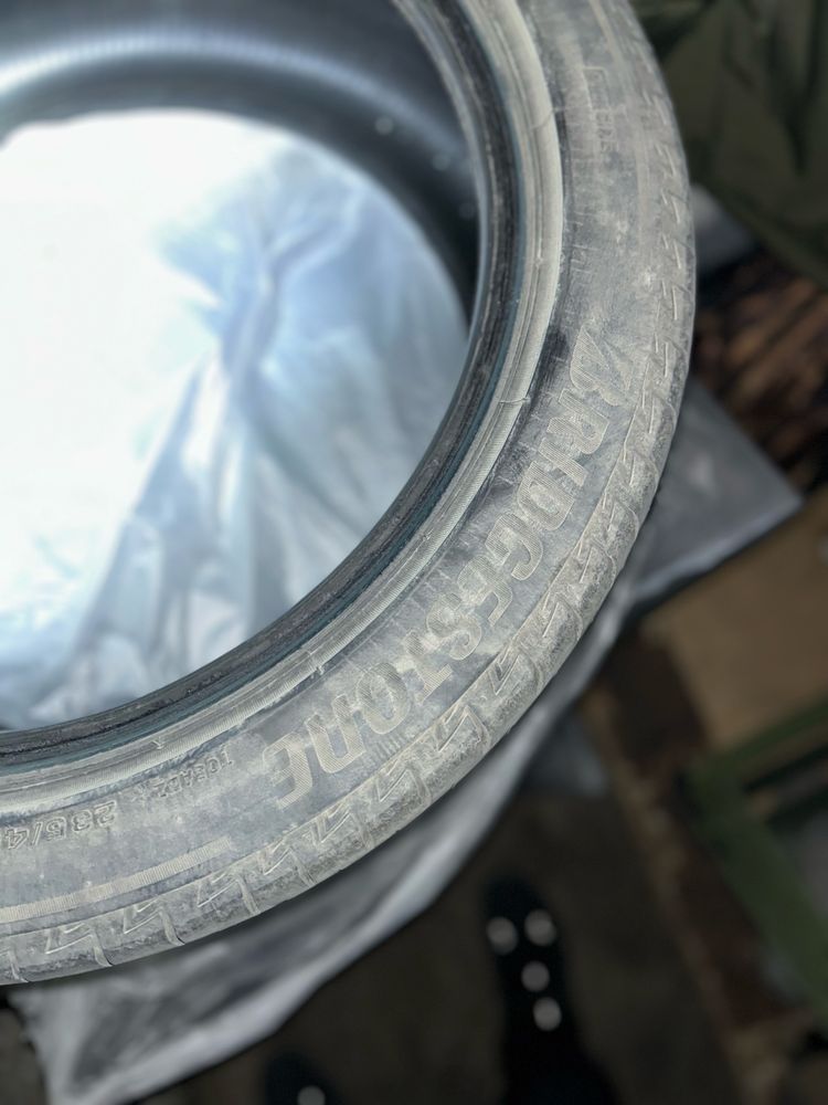 Продам шины Bridgestonе Turanza 235х45х18