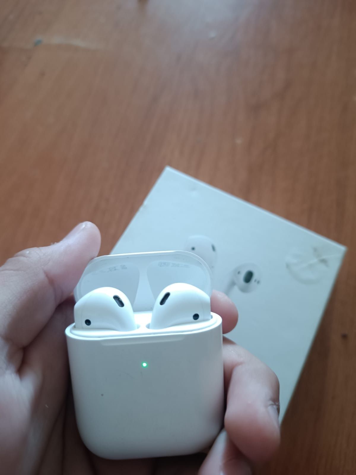 Продам AirPods 2