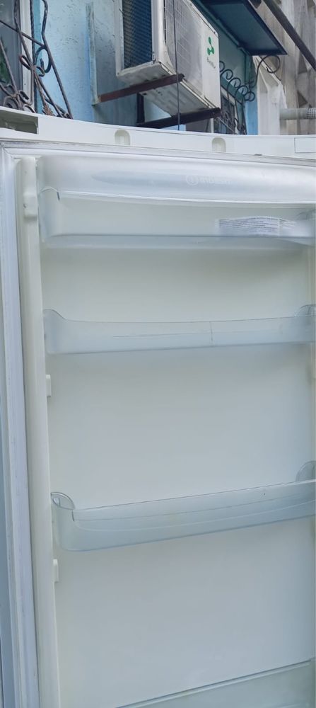 Продается холодильник, б/у. Цена договорная