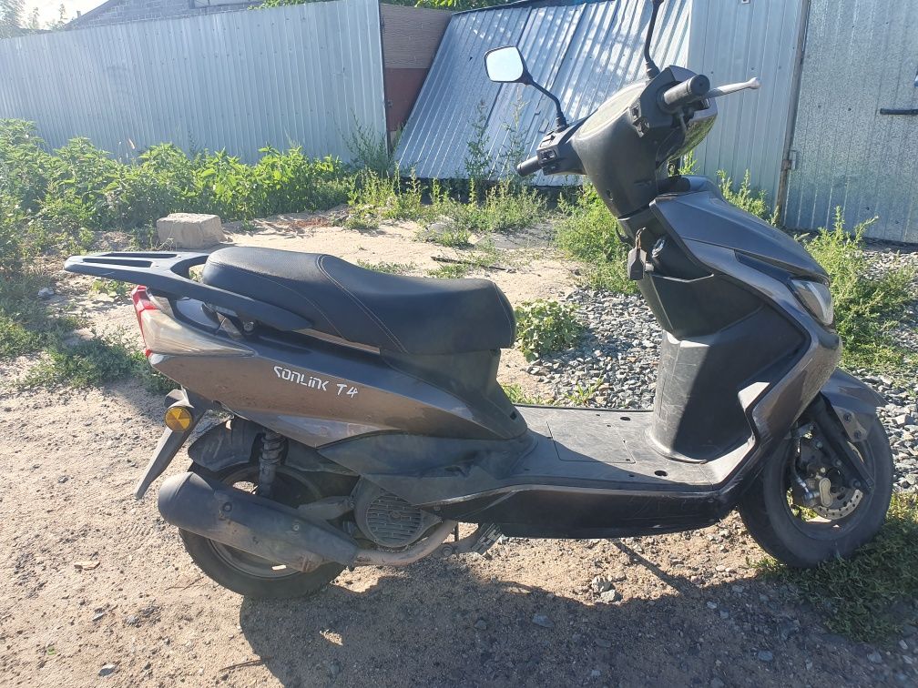 Продам Скутер 80